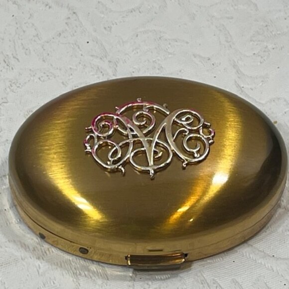 VTG Gold Tone Brass Monogramed Germaine Monteil Oval Powder Compact 2.5" - Picture 7 of 12
